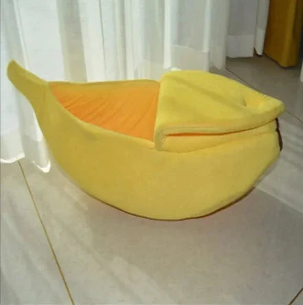 Banana Pet Bed – Cozy Sleeping Bag for Cats & Dogs Trendverse Market