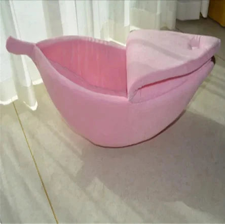 Banana Pet Bed – Cozy Sleeping Bag for Cats & Dogs Trendverse Market