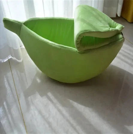 Banana Pet Bed – Cozy Sleeping Bag for Cats & Dogs Trendverse Market